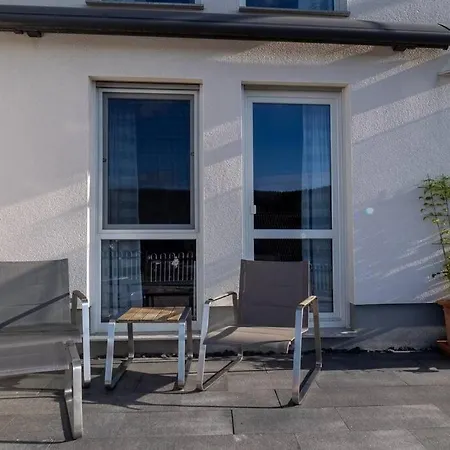 Mit Talblick, Ladestation E-auto * Siegen