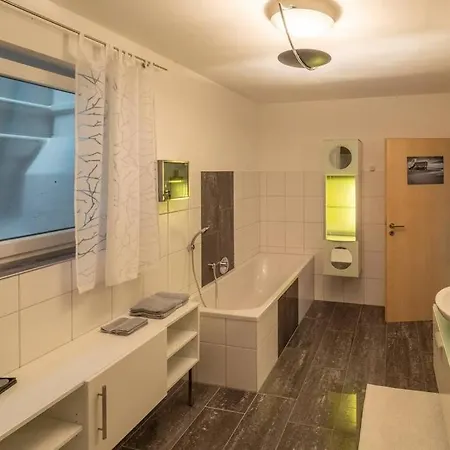 Mit Talblick, Ladestation E-auto Apartment