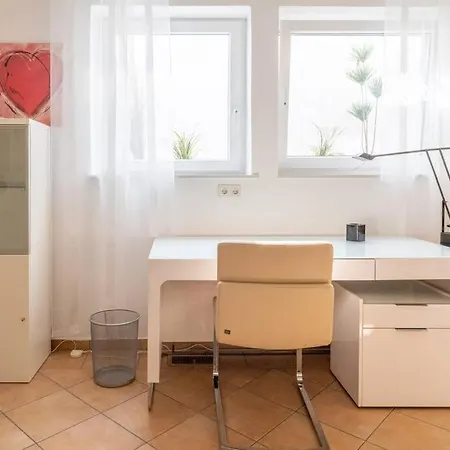Mit Talblick, Ladestation E-auto Apartment *